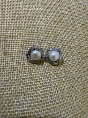 Titanium steel Pearl and Silver Halo Stud Earrings - White